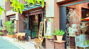 ファイル:THE GLOBE(家具店) 世田谷161028.jpg