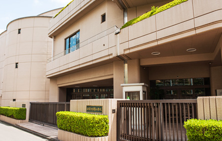 ファイル:白百合学園 九段161006.jpg