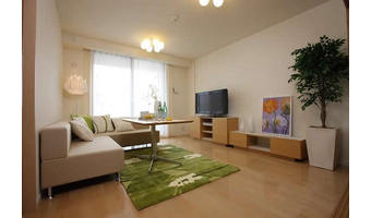 ファイル:ディアエスタ ミオ 須磨高倉 カーサ・アル・モンテリビング.jpg