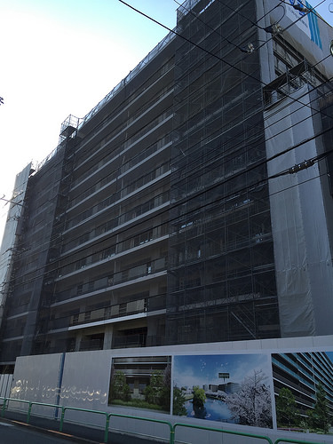 ファイル:20160610パークホームズ板橋蓮根 一番街・二番街.jpg