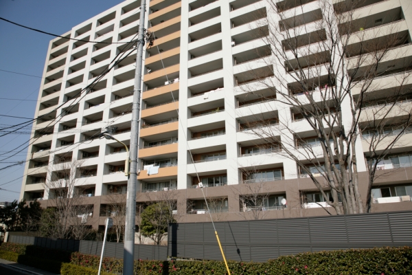 ファイル:コスモアクアージュ東京EAST 外観170119.jpg