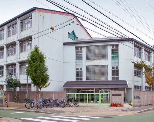 ファイル:パークスクエア神戸大石市立西郷小学校へ徒歩1分.jpg