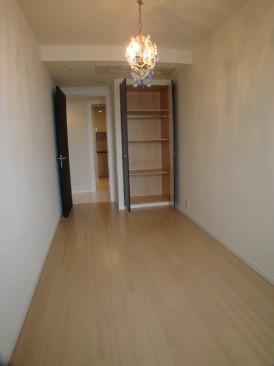 ファイル:THETOWERSDAIBA洋室 2.jpg