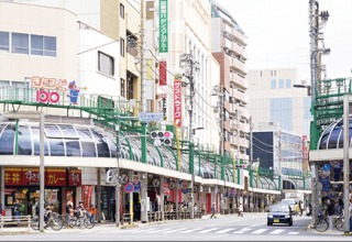 ファイル:きたろーど1010 北千住161102.jpg