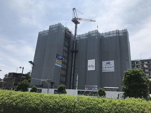 ファイル:レーベン浦和常盤 THE TOWER外観.jpg