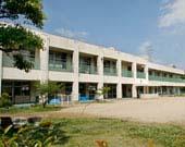 ファイル:グランドメゾン伊丹池尻 リテラシティ市立いけじり幼稚園(約800m、徒歩10分).jpg