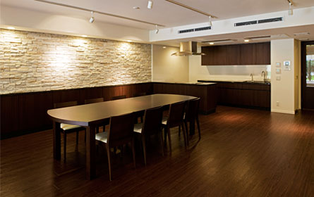 ファイル:VKN Meetingroom.jpg