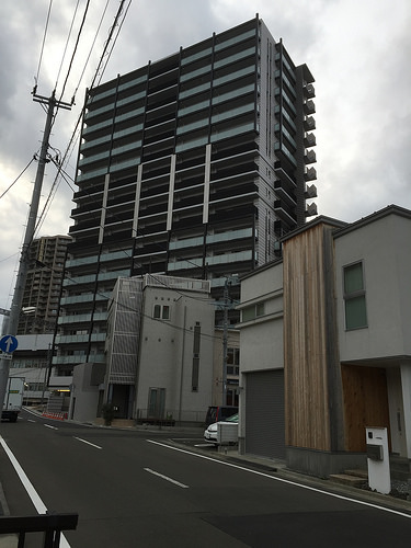 ファイル:デュオヒルズ仙台ザ・マークス 外観.jpg