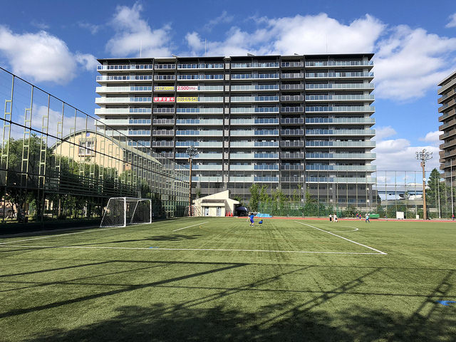 ファイル:プレサンス ロジェ 神戸ポートアイランド2018.06.13.jpg