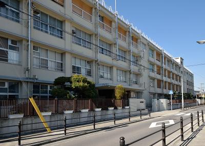 ファイル:大和川中学校 プレイズ.jpg