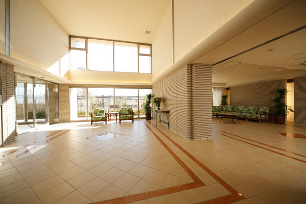 ファイル:垂水アーバンコンフォート リアヒルズエントランスホール.jpg