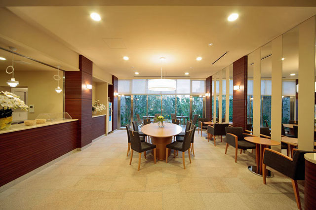 ファイル:グランドメゾン伊丹池尻 リテラシティカフェラウンジ.jpg