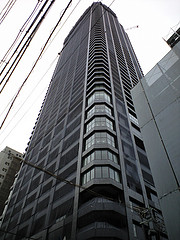 ファイル:The Kitahama 建設中 2008年11月12日撮影-1.jpg