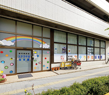 ファイル:ステラ千住保育園 北千住161102.jpg