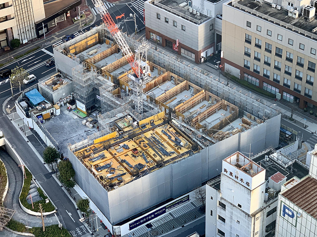 ファイル:バウス横須賀中央工事進行状況32地上部分工事9.jpg