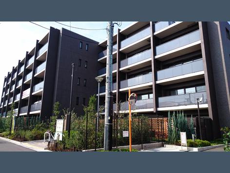 ファイル:ヴィークコート大泉学園 四季Garden外観.jpg