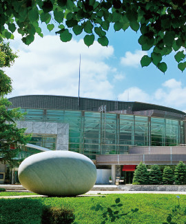 ファイル:札幌コンサートホールKitara 中島161013.jpg