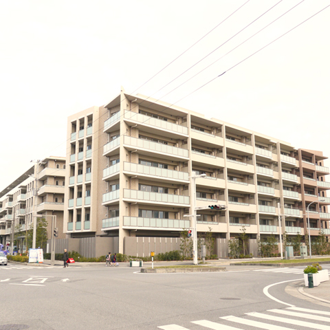 ファイル:幕張ベイタウン パティオス19番街外観.jpg