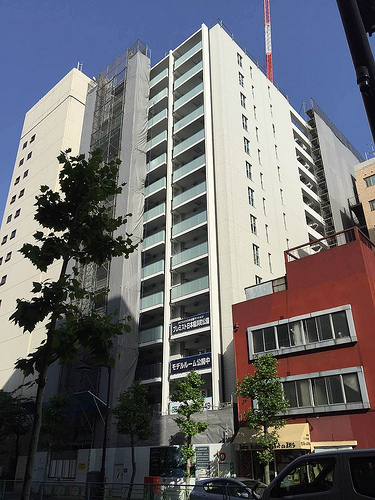 ファイル:プレミスト日本橋浜町公園 金座通り側.jpg