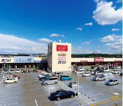 ファイル:ルネ・ヒルトップフラッツショッピングプラザe・s・p・a アグロガーデン・マックスバリュ・アルカスーパードラッグ .jpg