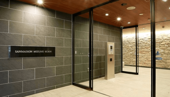 ファイル:サンメゾン瑞穂公園 エントランスホール1.png