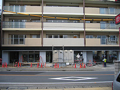ファイル:建設中近くから(2007年7月31日撮影).jpg