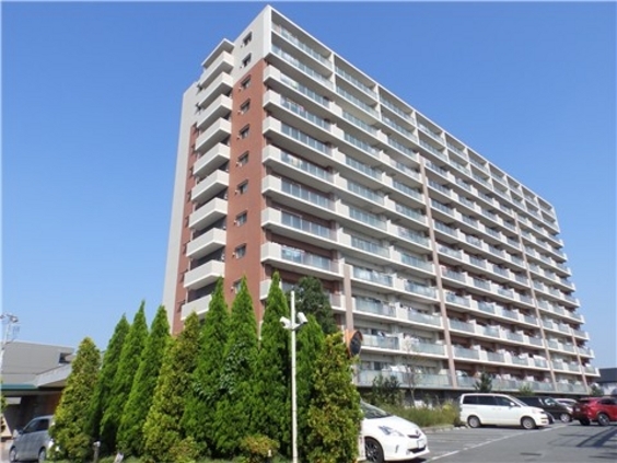 ファイル:プレジール牛久オペラスクエア 外観 170323.jpg