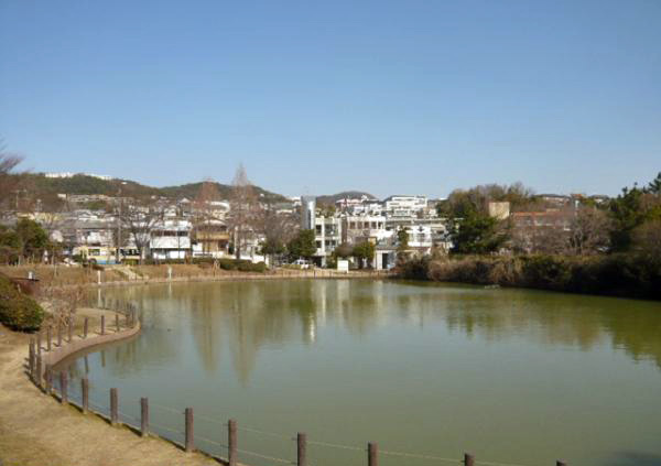 ファイル:テラス苦楽園樋之池公園.jpg
