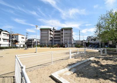 ファイル:山之内中央公園 プレイズ.jpg