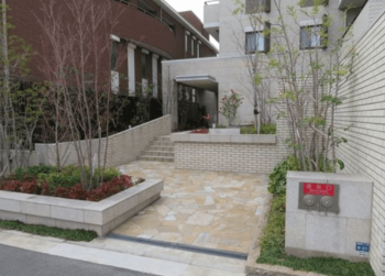 エヌヴィ御影ガーデンズ　エントエランスアプローチ