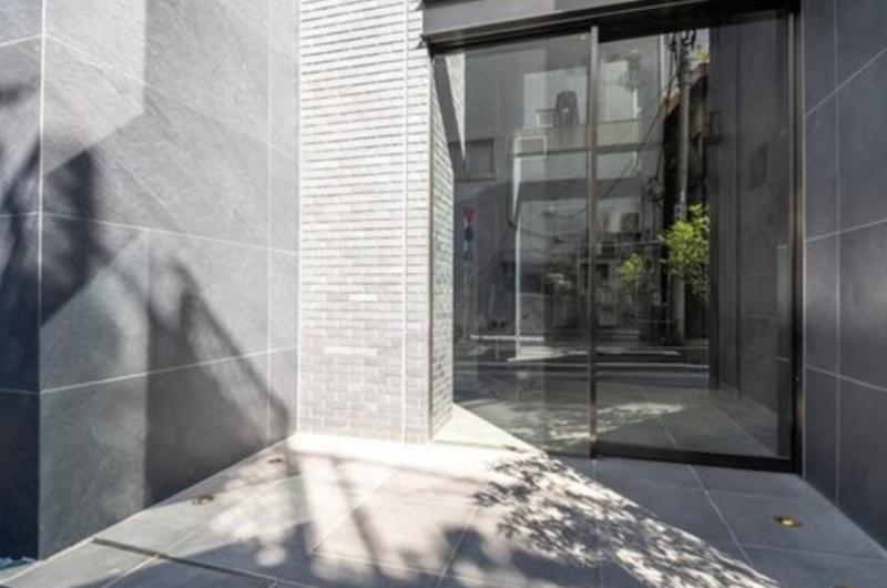 ファイル:ザ・グランプルーヴ上馬 エントランス.png