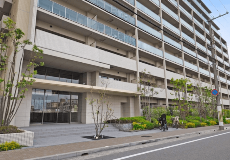 ファイル:ブランズシティ西宮香櫨園 エントエランスアプローチ.png