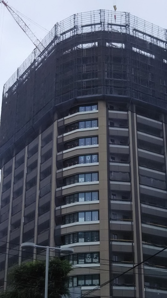 ファイル:パークシティ武蔵小杉 ザ ガーデン タワーズイースト現地写真（2016-06-15）.jpg