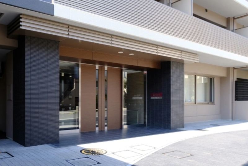 ファイル:ウエリス吹田山手町 ウエスト エントランス.png