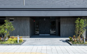 サンメゾン大阪此花　エントエランスアプローチ