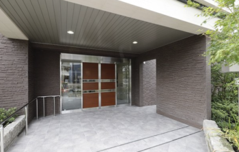 ファーネスト下荒田ヴァリス　エントランス