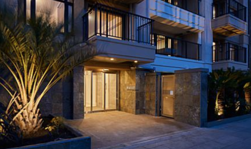 ファイル:グラン レ・ジェイド湘南江ノ島 エントランス.png