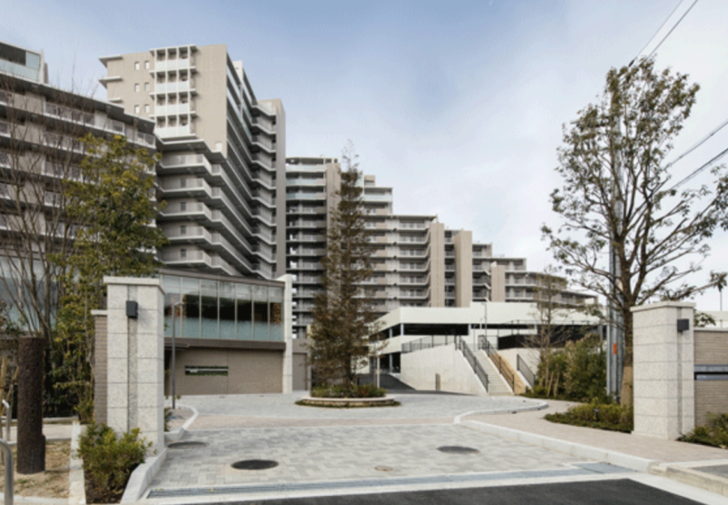 ファイル:ウエリス豊中桃山台 外観2.png