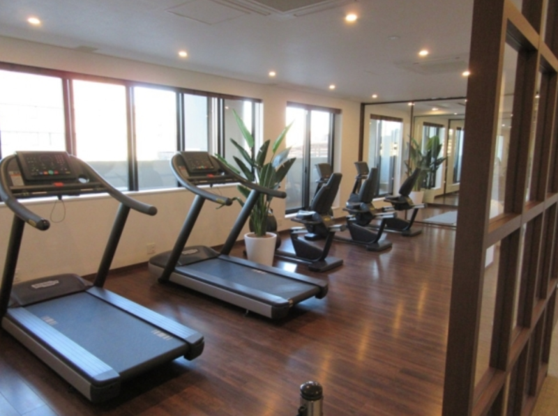 ファイル:パークシティ武蔵小杉 ザ ガーデン タワーズイースト フィットネスルーム.png
