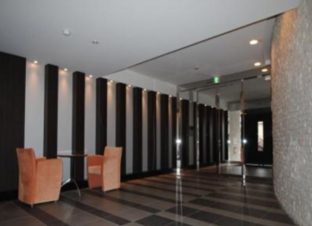 アパガーデンコート箕面牧落　エントランスホール