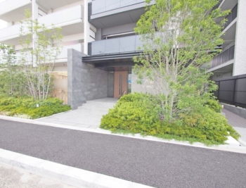 アルバックス グランセントラル　エントランスアプローチ