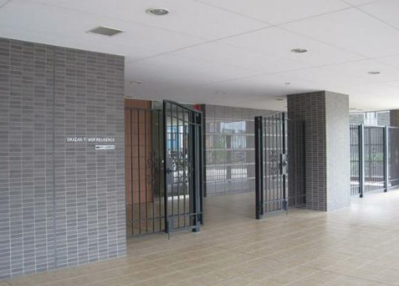 ファイル:岡崎タワーレジデンス エントランス.png