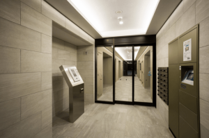 シティガーデン ボンジョーノ（BONJONO）　エントランスホール（風除室）