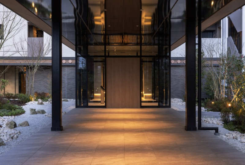 ファイル:MJR千早ミッドスクエア（千早532プロジェクト） エントランス.png