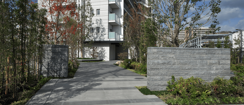 ファイル:アーバン島本シティ エントランスアプローチ.png