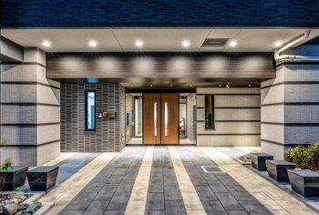 プレミア〈富山駅前〉レジデンス　エントランス