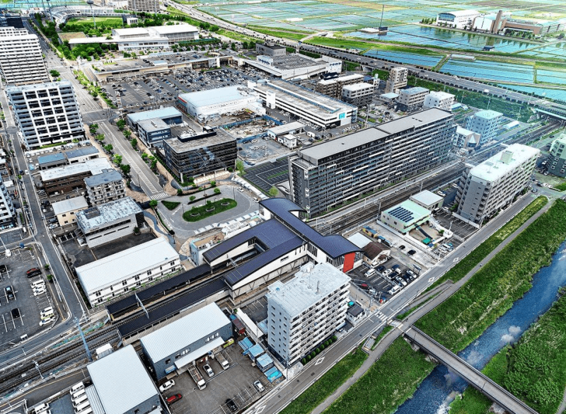 ファイル:レーベン小鶴新田 THE ONE 外観完成予想図3 周辺環境.png