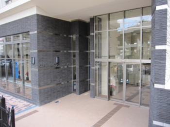 大津京ステーションプレイス　エントランス