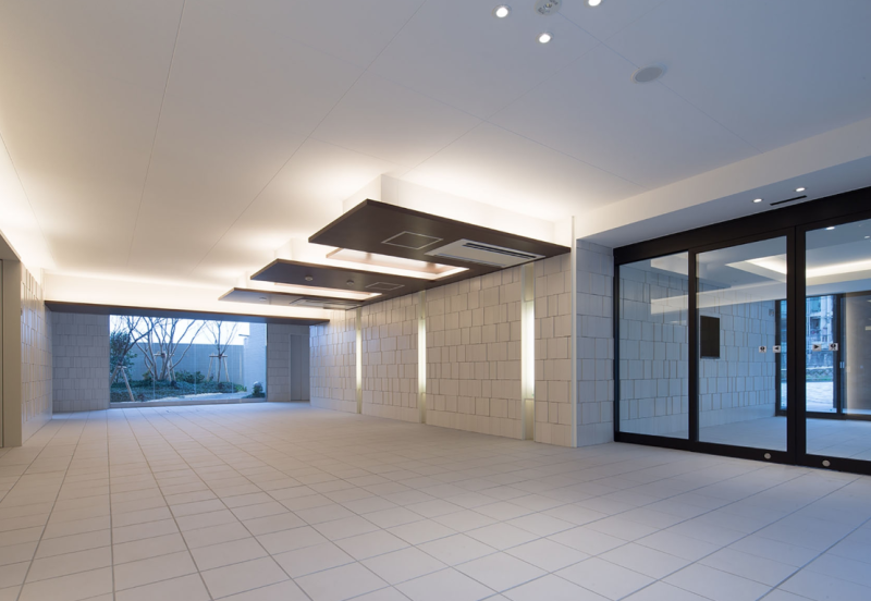 ファイル:リビオシティ小倉中井イーストコート エントランスホール.png