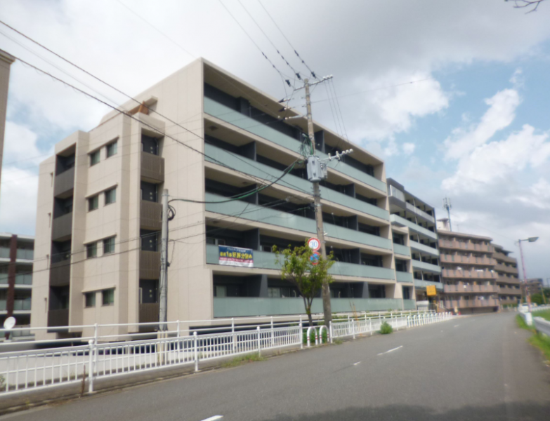 ファイル:グランドオーク室見河畔 外観.png